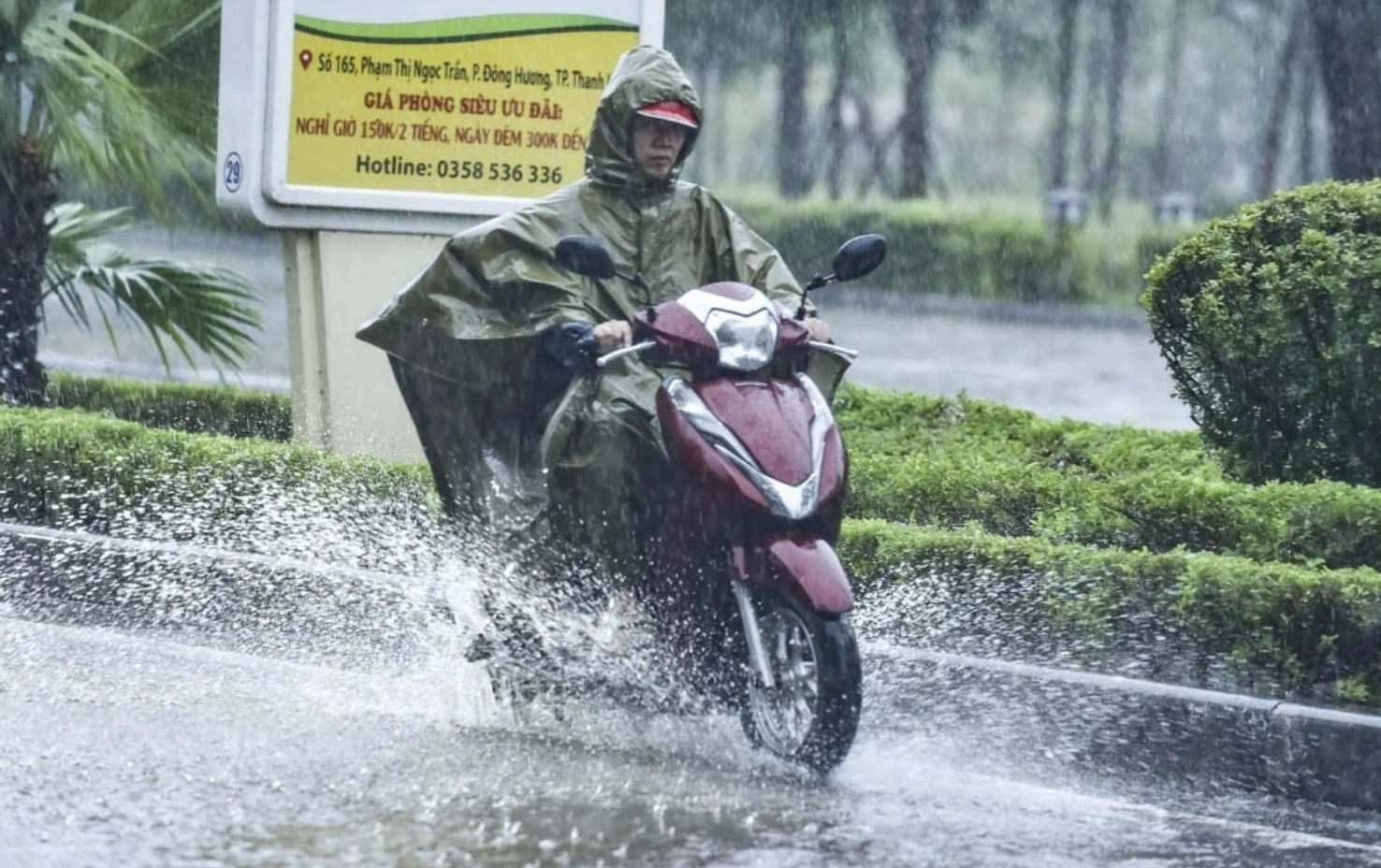 Mưa rào bao trùm Bắc Bộ, Thanh Hóa và Nghệ An