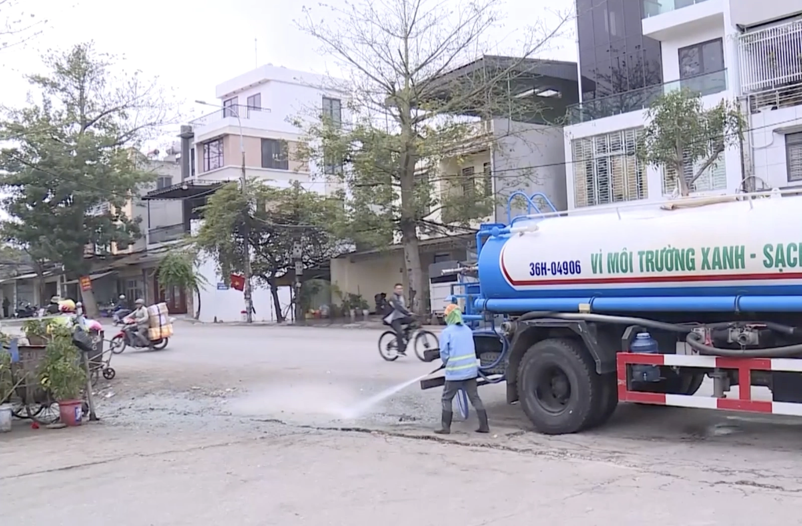 Nỗ lực giải quyết ùn ứ rác thải cục bộ sau Tết