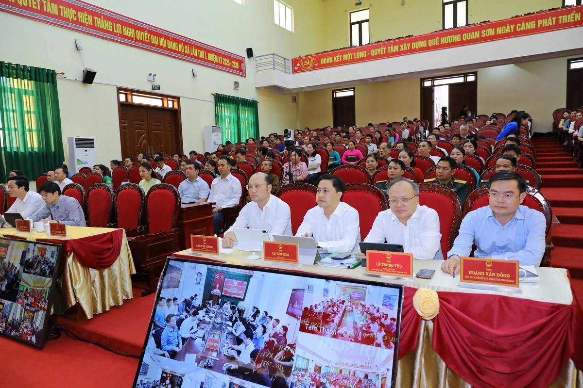 Bí thư Tỉnh ủy Nguyễn Doãn Anh và người ứng cử tiếp xúc cử tri, vận động bầu cử đại biểu Quốc hội, đại biểu HĐND tỉnh Thanh Hóa