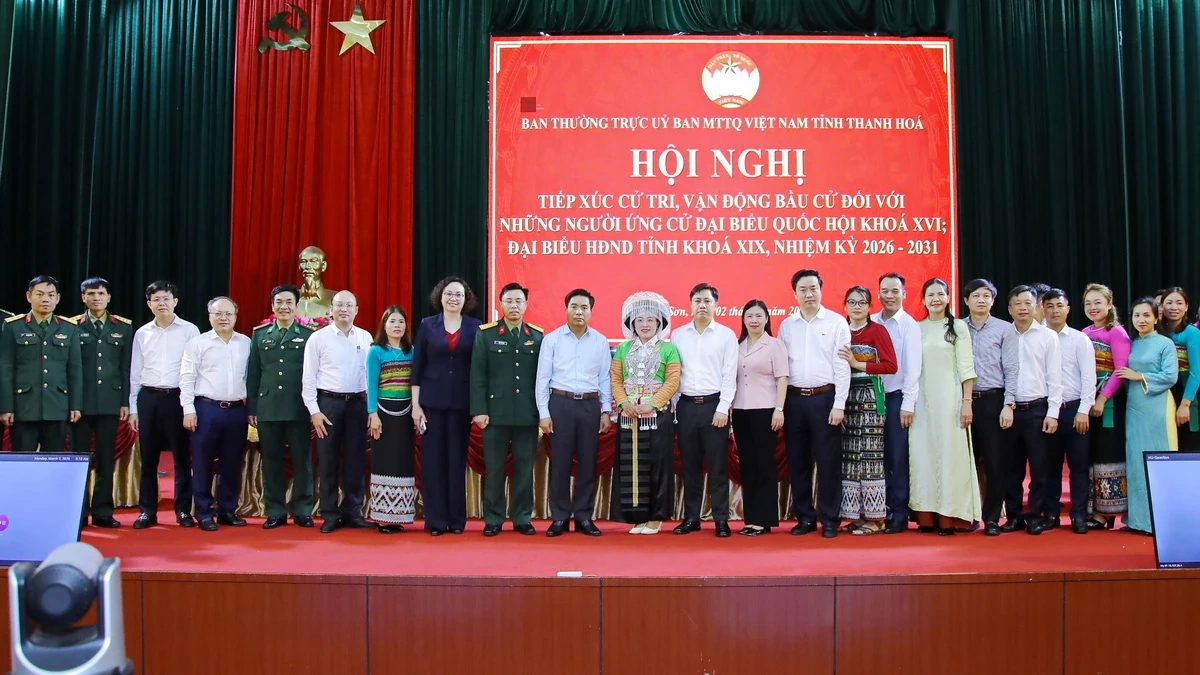 Bí thư Tỉnh ủy Nguyễn Doãn Anh và người ứng cử tiếp xúc cử tri, vận động bầu cử đại biểu Quốc hội, đại biểu HĐND tỉnh Thanh Hóa