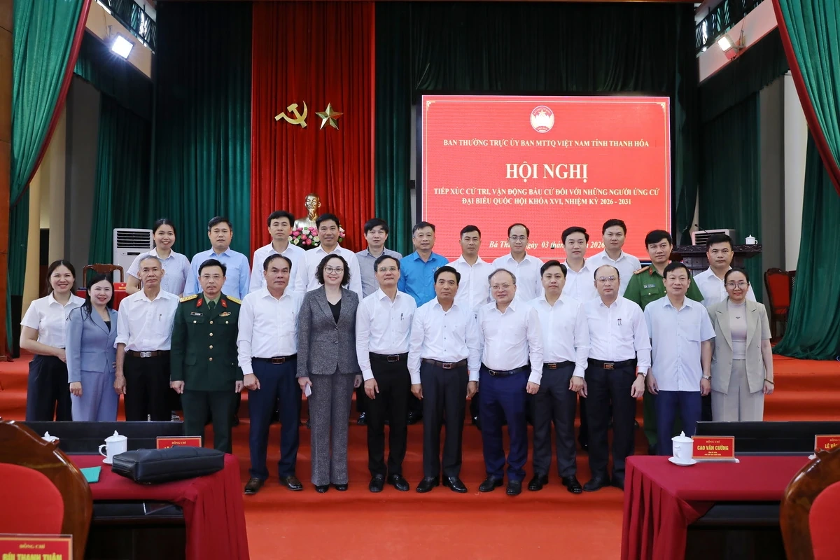 Bí thư Tỉnh ủy Nguyễn Doãn Anh và người ứng cử tiếp xúc cử tri, vận động bầu cử đại biểu Quốc hội, đại biểu HĐND tỉnh Thanh Hóa