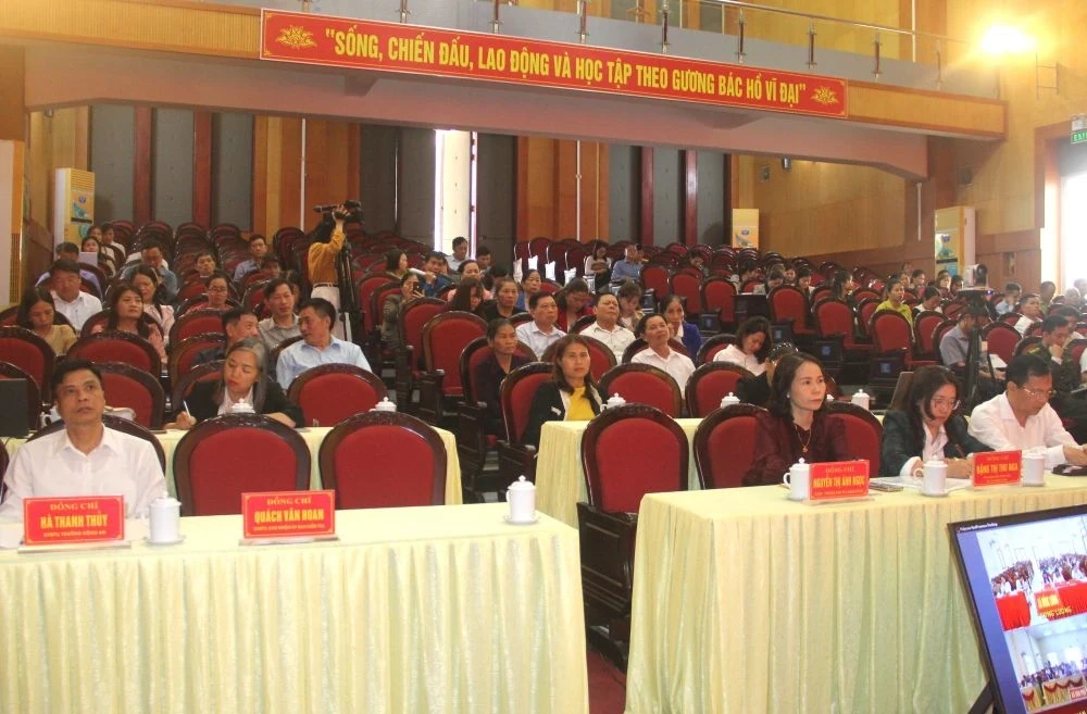 Các ứng cử viên đại biểu HĐND tỉnh tiếp xúc cử tri, vận động bầu cử tại đơn vị bầu cử số 5