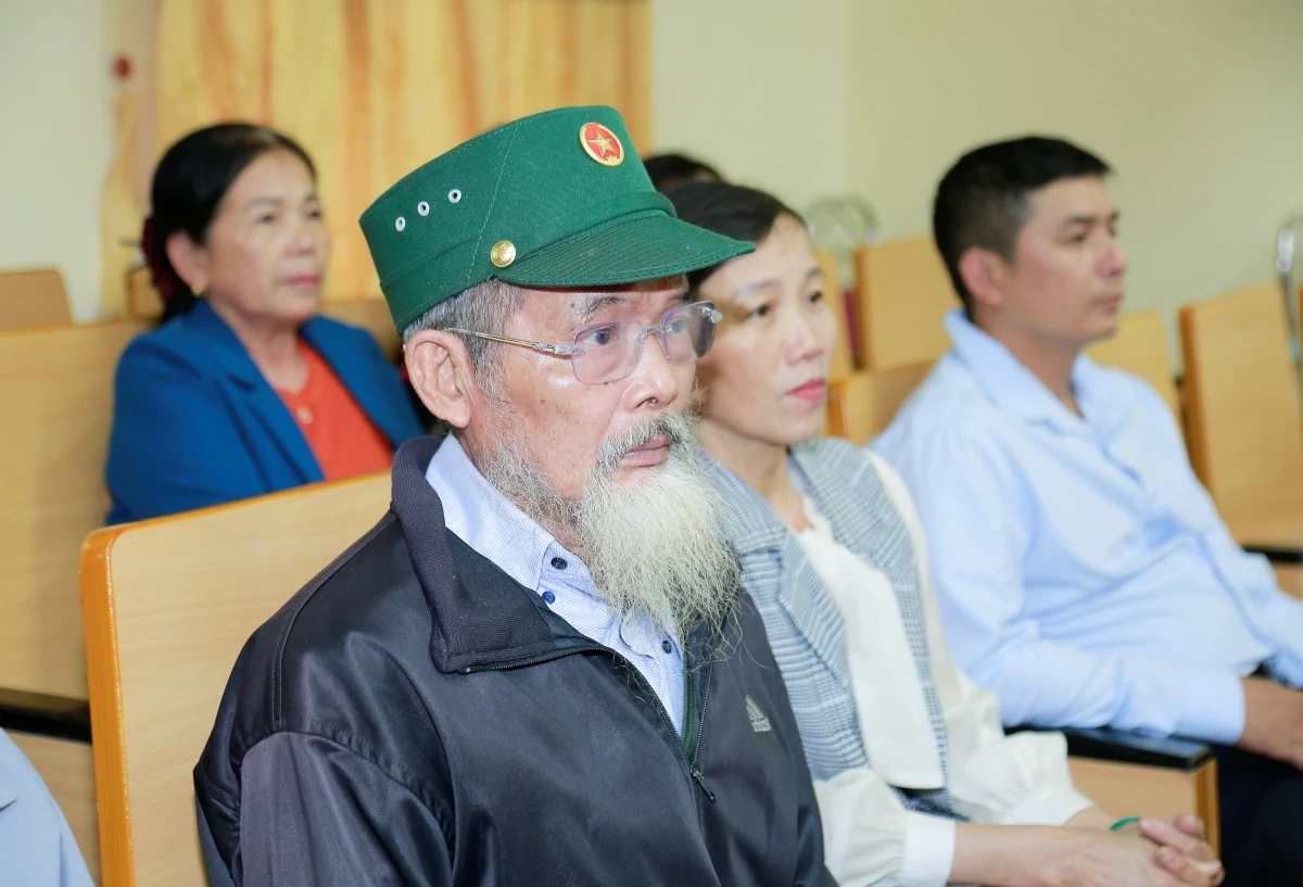 Ứng cử viên đại biểu Quốc hội khóa XVI tiếp xúc cử tri xã Thiệu Toán