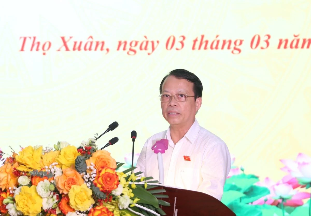 Chủ tịch UBND tỉnh Nguyễn Hoài Anh và các ứng cử viên đại biểu HĐND tỉnh tiếp xúc cử tri đơn vị bầu cử số 12