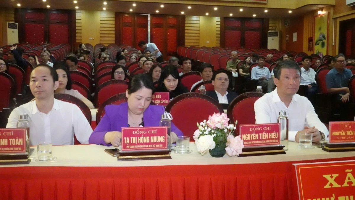 Các ứng cử viên đại biểu HĐND tỉnh tiếp xúc cử tri tại đơn vị bầu cử số 8