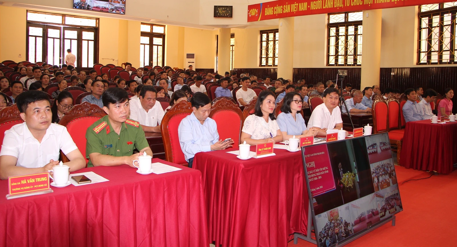 Các ứng cử viên đại biểu HĐND tỉnh tiếp xúc cử tri, vận động bầu cử tại đơn vị bầu cử số 4