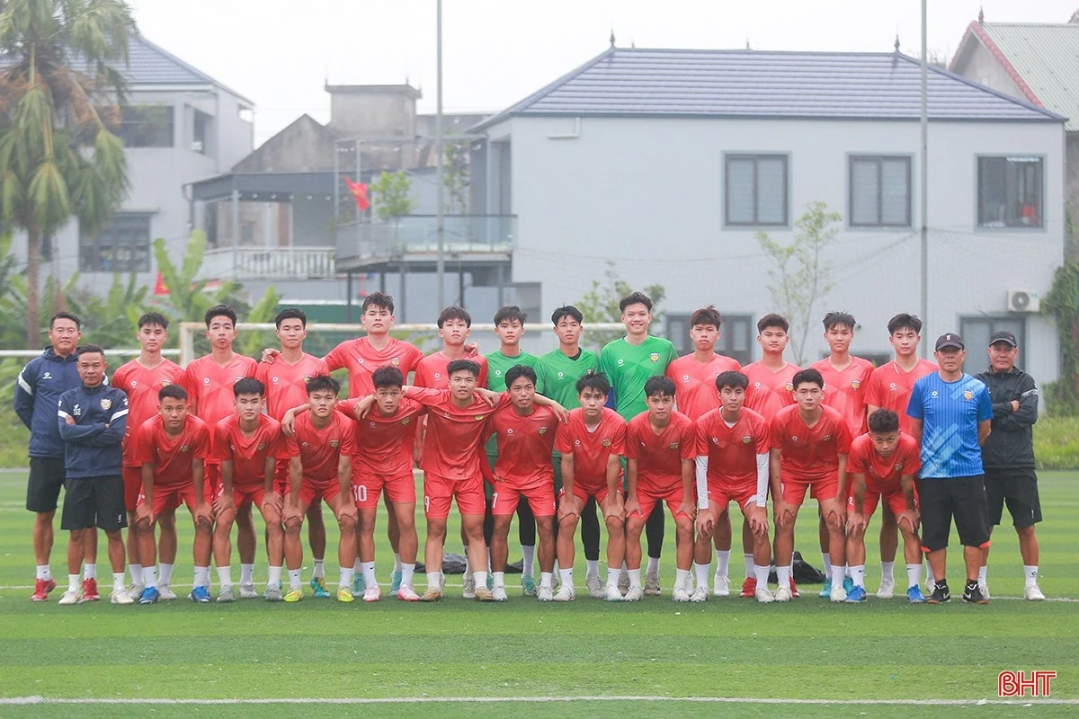 Tuyển nữ Iran không hát quốc ca tại Asian Cup 2026; HLV Vũ Tiến Thành cập bến Ninh Bình