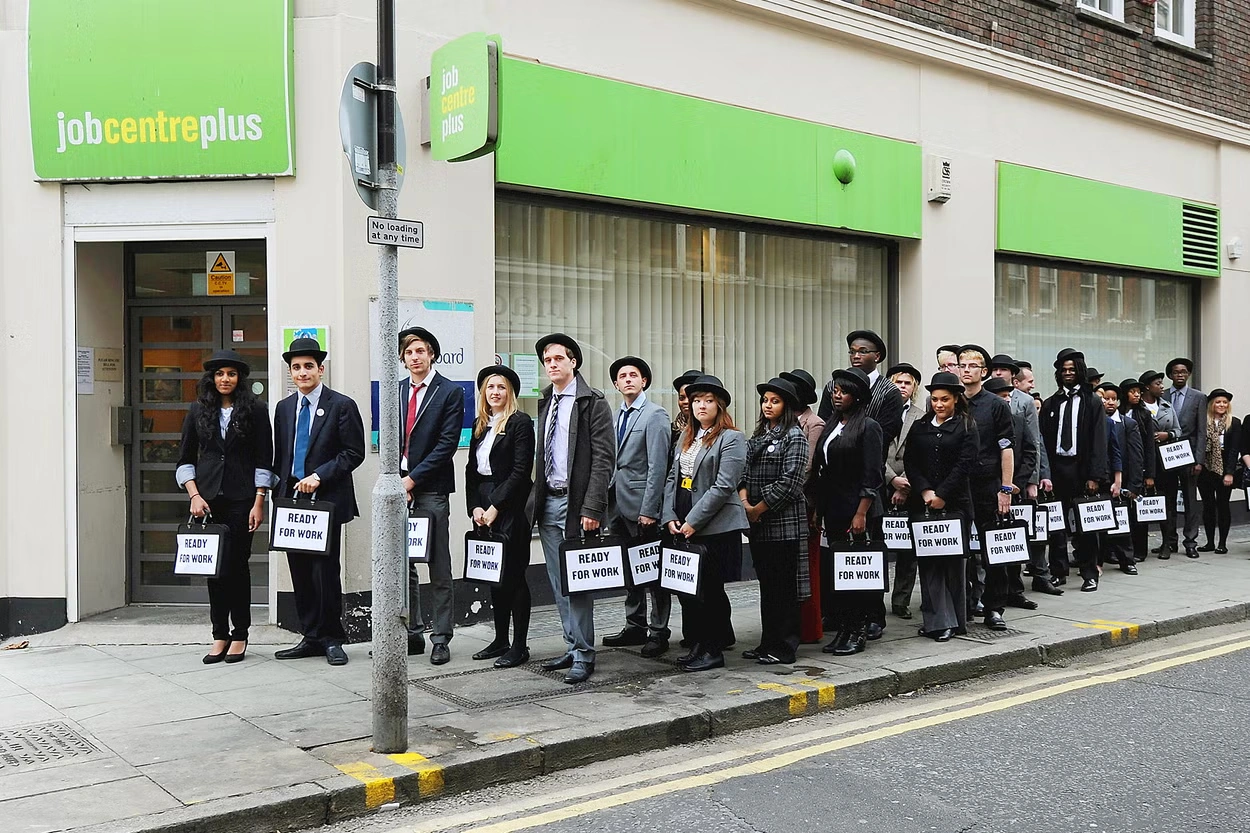 Anh đối mặt nguy cơ gần 1 triệu thanh niên không có việc làm hoặc đào tạo