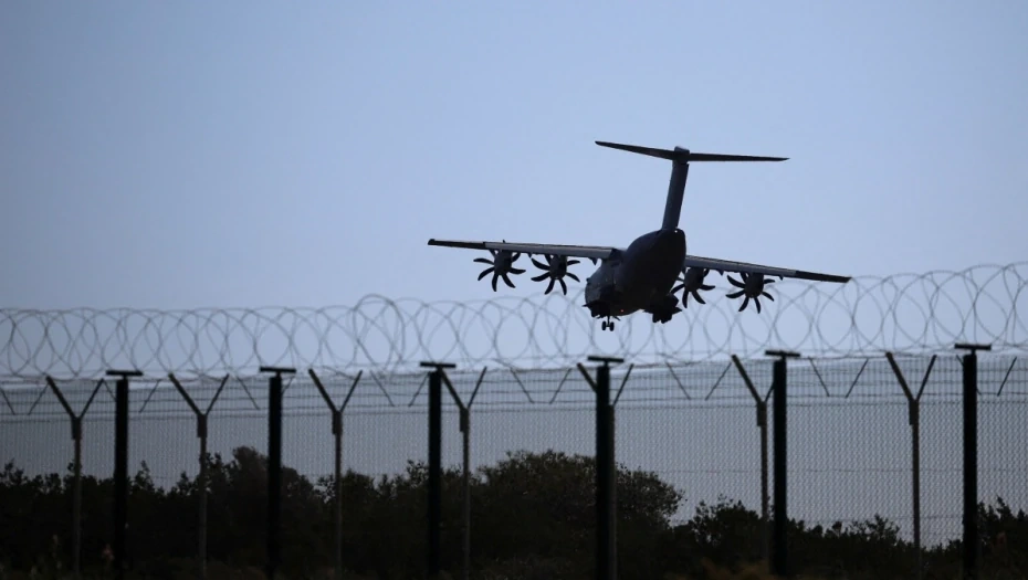 Tổng thống Pháp phản đối hành động quân sự của Mỹ, Israel; châu Âu tăng cường phòng thủ tại Cyprus