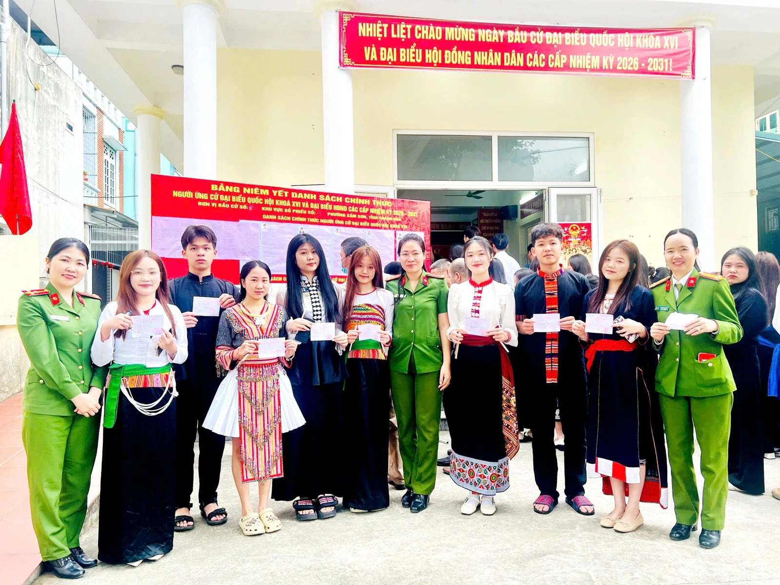 Phụ nữ Thanh Hóa mang sắc phục dân tộc, áo dài truyền thống trong ngày hội lớn