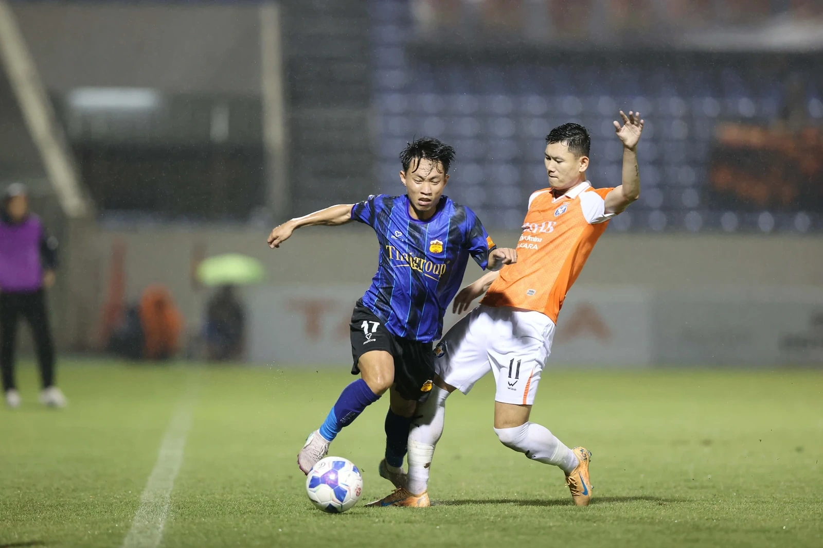 Báo Indonesia đòi FIFA tước quyền đăng cai World Cup 2026 của Mỹ; Hà Nội FC thắng áp đảo