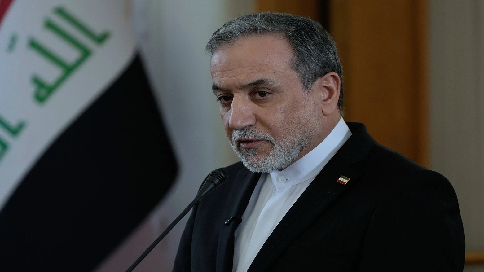 Mỹ kêu gọi điều tàu chiến tới Hormuz, Iran tuyên bố chỉ đóng eo biển với “kẻ thù”