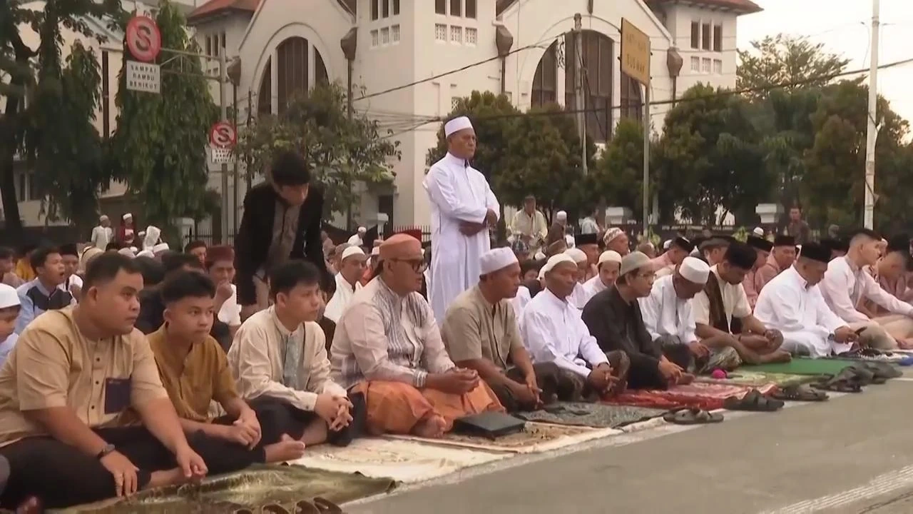 Hàng triệu người Hồi giáo trên thế giới đón lễ Eid al‐Fitr trong bối cảnh chiến tranh và xung đột