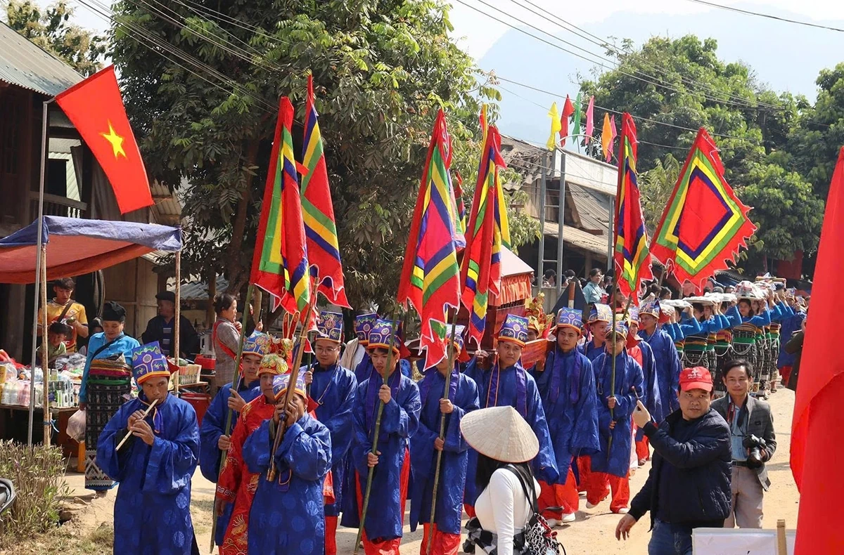 Giêng hai Sơn Thủy