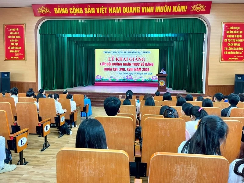 Bồi dưỡng nhận thức về Đảng cho 281 quần chúng ưu tú