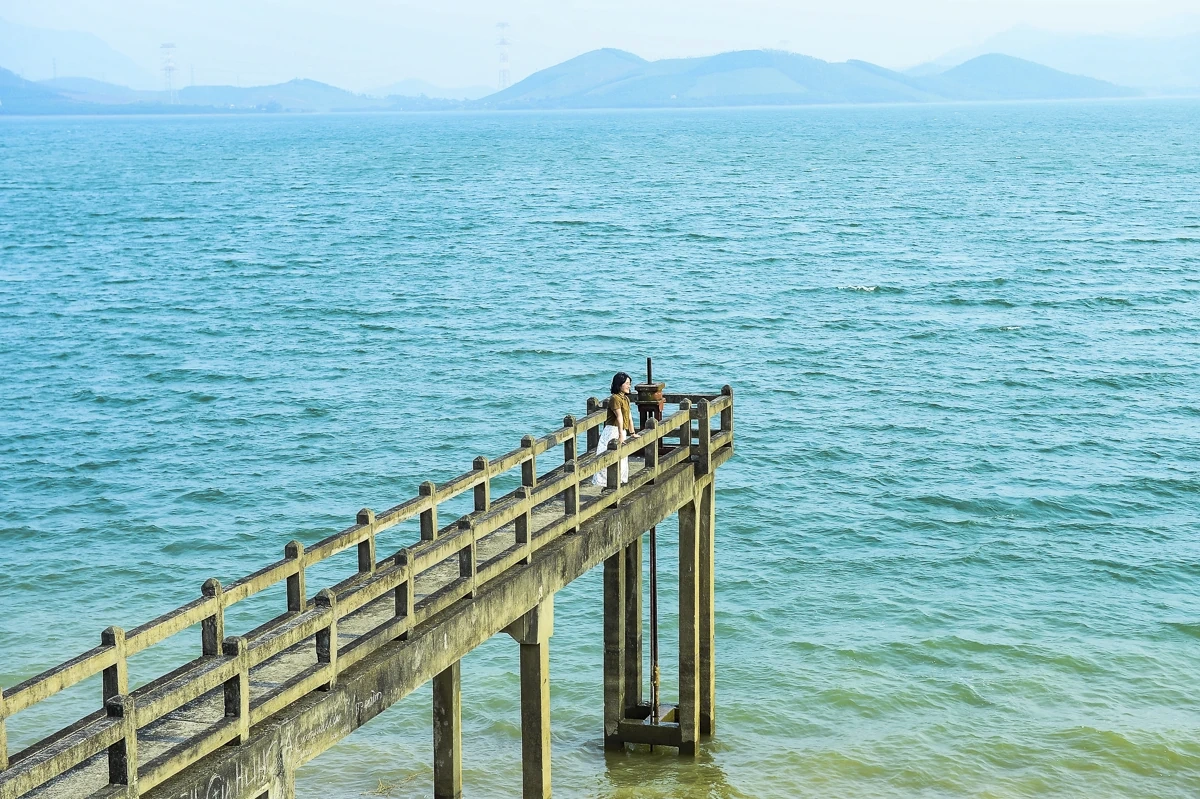 Hồ Yên Mỹ - “viên ngọc xanh” thức giấc