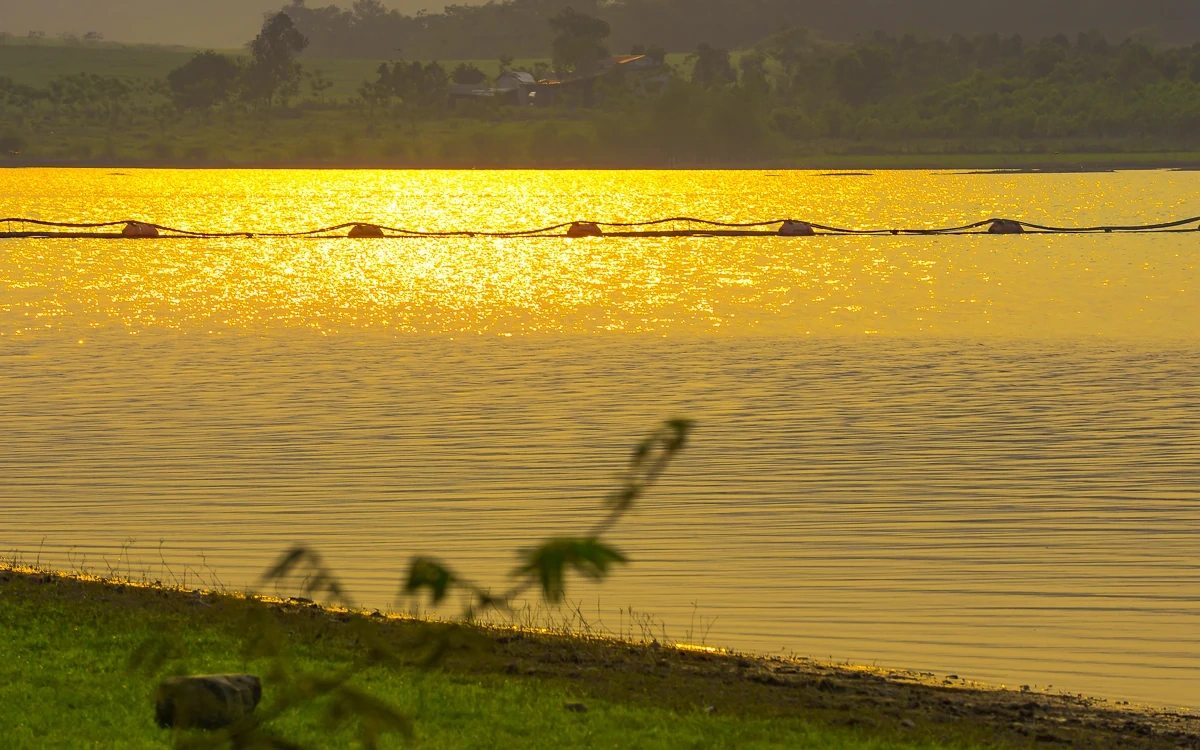 Hồ Yên Mỹ - “viên ngọc xanh” thức giấc