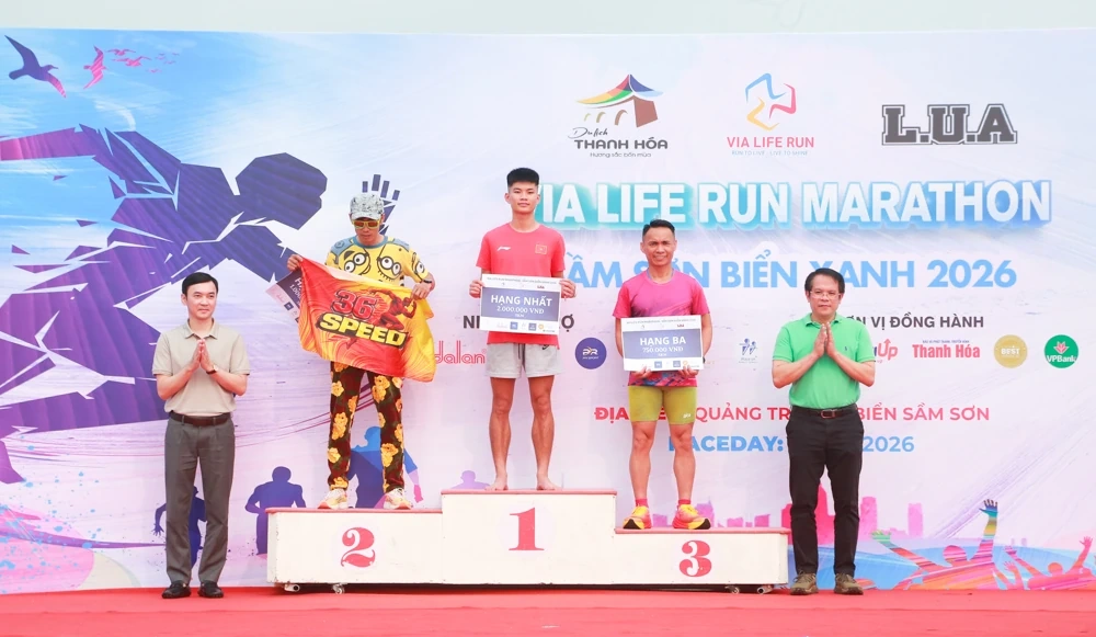 Hơn 1.000 runner đánh thức mùa hè sôi động tại Sầm Sơn