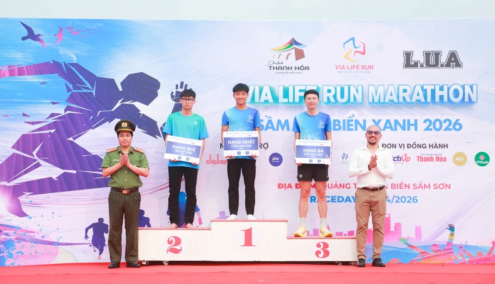 Hơn 1.000 runner đánh thức mùa hè sôi động tại Sầm Sơn