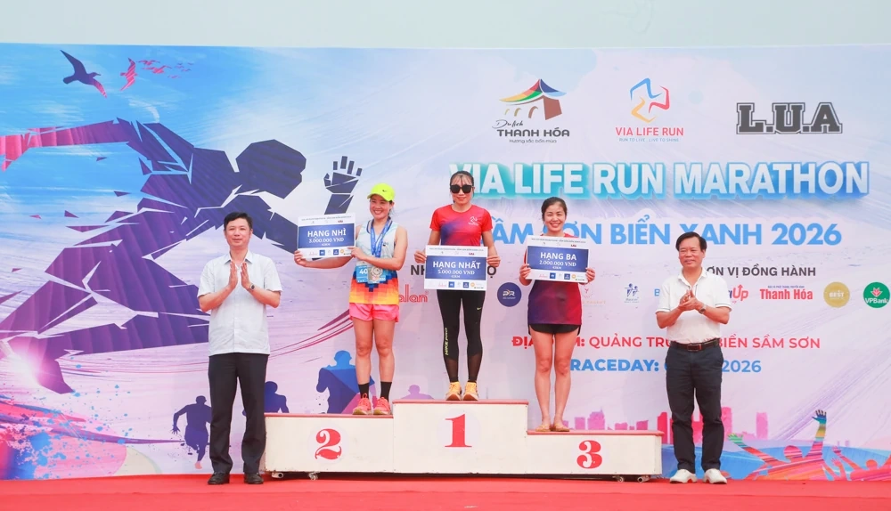 Hơn 1.000 runner đánh thức mùa hè sôi động tại Sầm Sơn