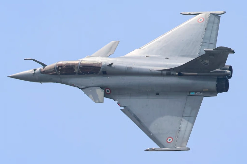 Pháp chuẩn bị cho “nền kinh tế thời chiến” với ngân sách quốc phòng khổng lồ