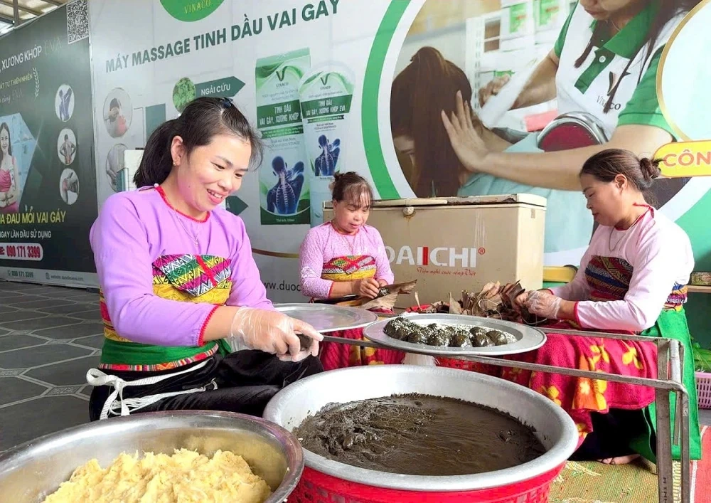 Bánh gai Thiên Dương - sản vật bên Suối cá thần