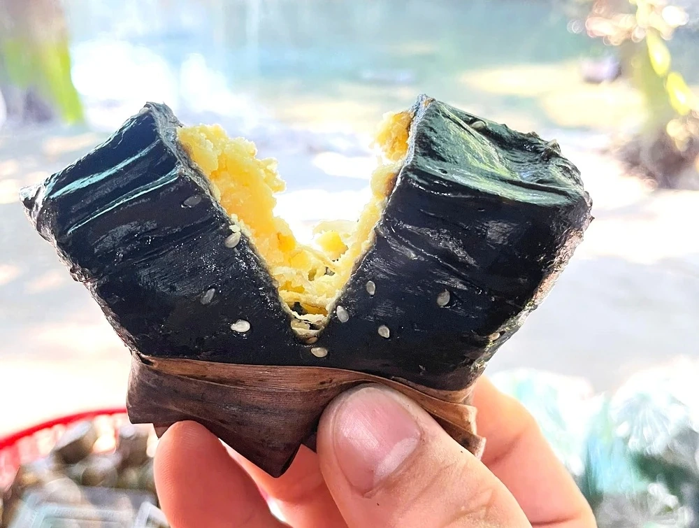 Bánh gai Thiên Dương - sản vật bên Suối cá thần