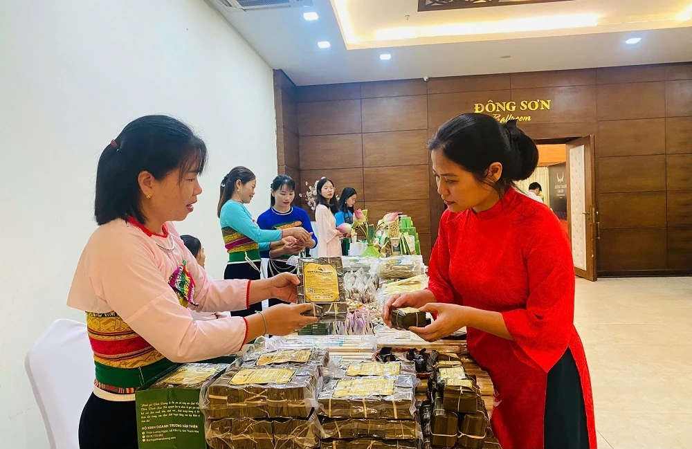 Bánh gai Thiên Dương - sản vật bên Suối cá thần