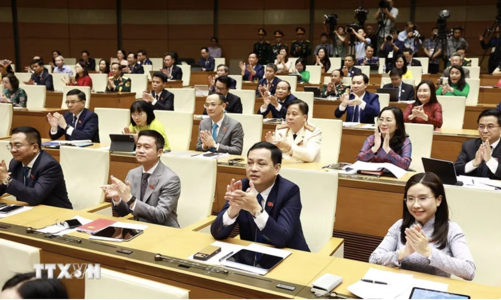 Hôm nay, Quốc hội khóa XVI bàn về kế hoạch tài chính quốc gia, vay và trả nợ công