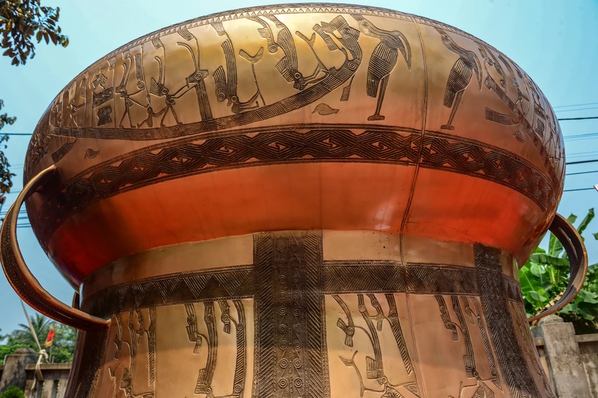 Chiêm ngưỡng trống đồng lớn nhất Việt Nam tại Lễ hội đền Bà Triệu