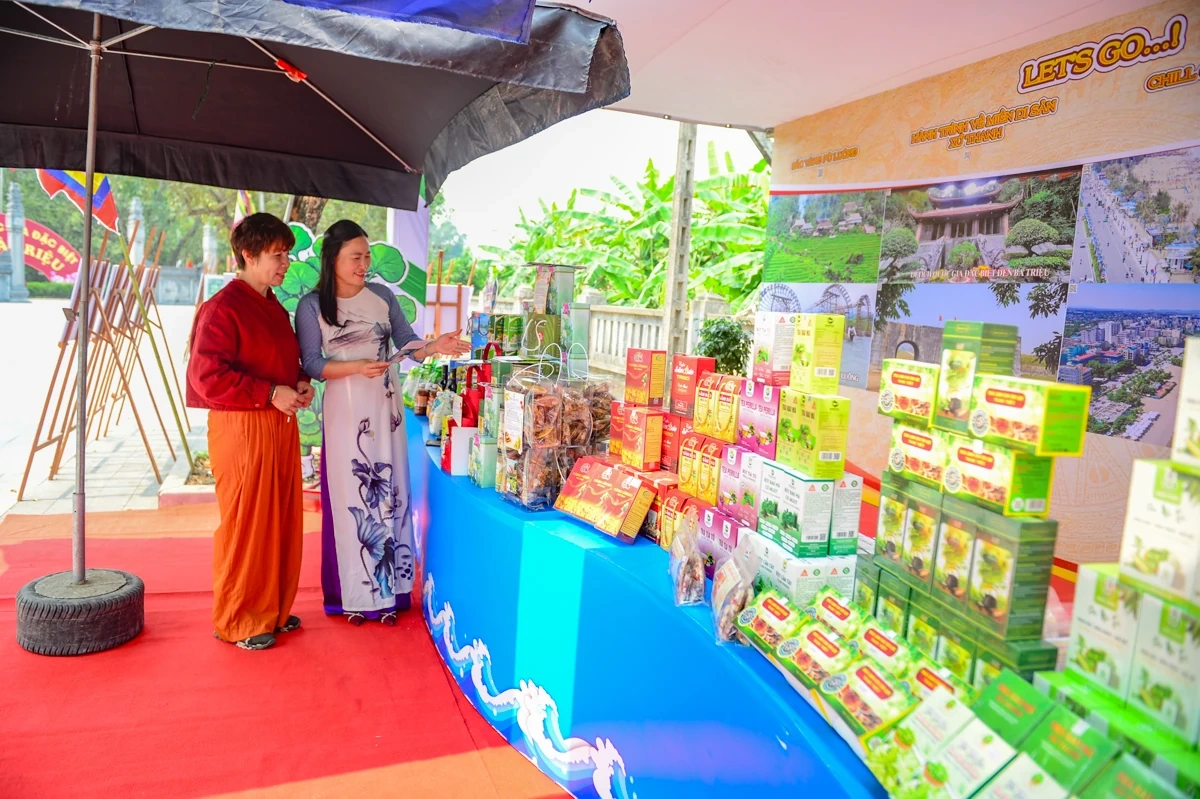 Chiêm ngưỡng trống đồng lớn nhất Việt Nam tại Lễ hội đền Bà Triệu