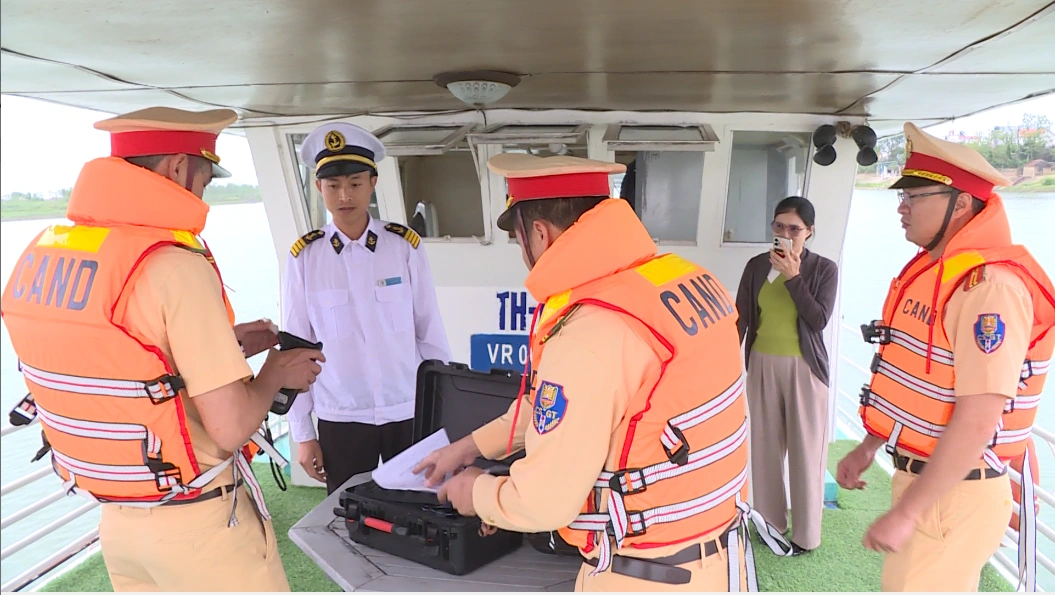 Siết an toàn đường thủy khi phương tiện “4 không” vẫn còn hiện hữu - Bài 1: Tổng kiểm soát đường thủy nội địa