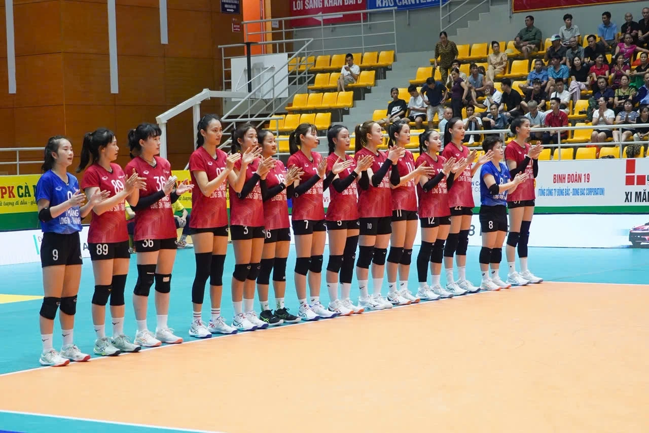Đội bóng chuyền nữ XMLS Thanh Hóa tạo cơn địa chấn trước ĐKVĐ VTV Bình Điền Long An