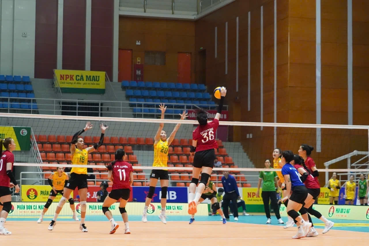 Đội bóng chuyền nữ XMLS Thanh Hóa tạo cơn địa chấn trước ĐKVĐ VTV Bình Điền Long An