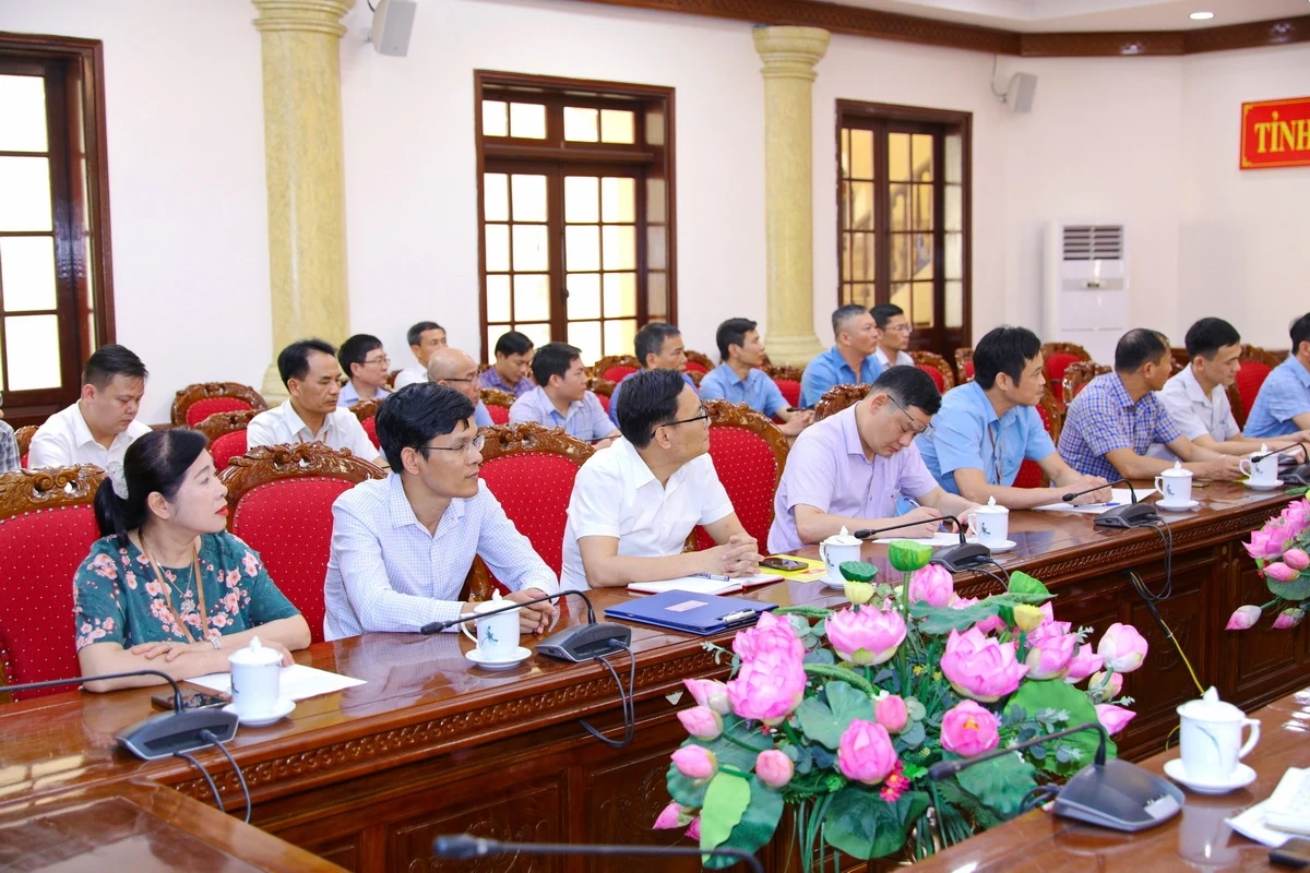 Phát huy vai trò “trung tâm tham mưu tổng hợp”, xây dựng đội ngũ cán bộ Văn phòng Tỉnh ủy “vừa hồng, vừa chuyên”