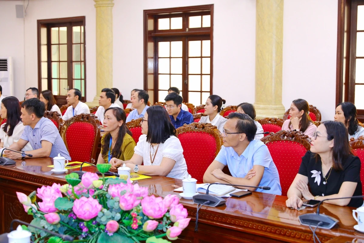 Phát huy vai trò “trung tâm tham mưu tổng hợp”, xây dựng đội ngũ cán bộ Văn phòng Tỉnh ủy “vừa hồng, vừa chuyên”