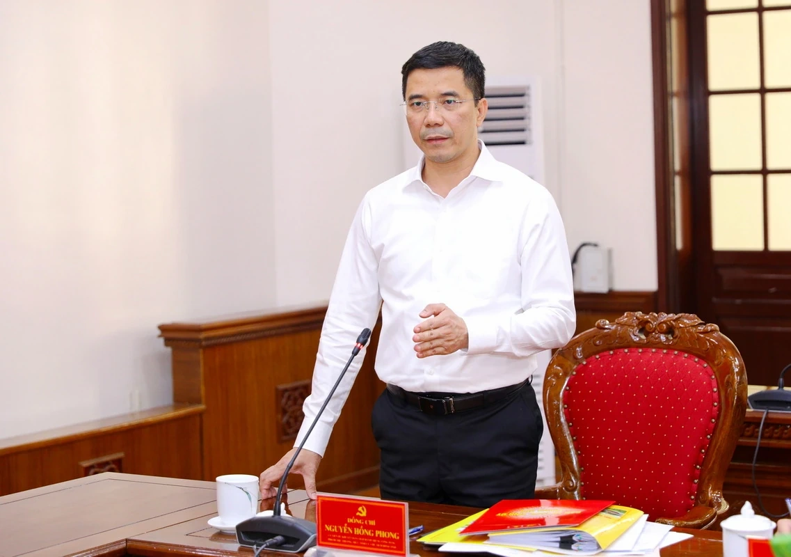 Phát huy vai trò “trung tâm tham mưu tổng hợp”, xây dựng đội ngũ cán bộ Văn phòng Tỉnh ủy “vừa hồng, vừa chuyên”