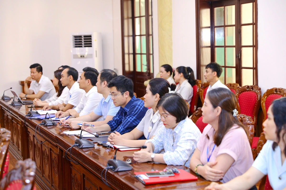 Phát huy vai trò “trung tâm tham mưu tổng hợp”, xây dựng đội ngũ cán bộ Văn phòng Tỉnh ủy “vừa hồng, vừa chuyên”