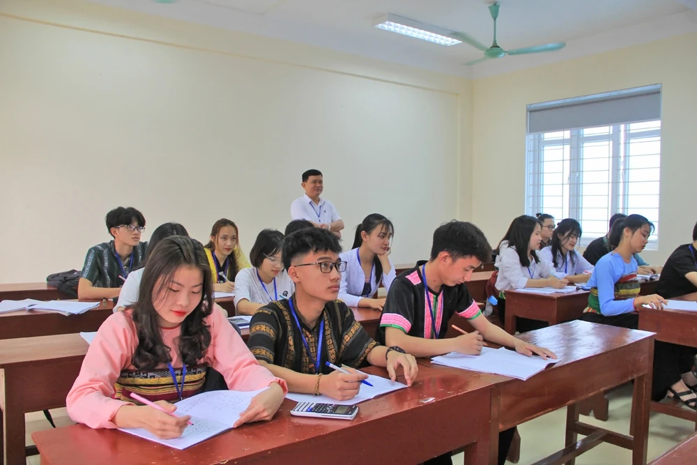 Giáo dục tư tưởng để học sinh dân tộc thiểu số “miễn dịch” trước thông tin xấu độc