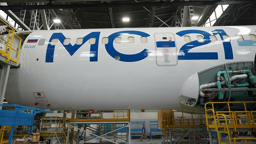 Nga thử nghiệm hệ thống điều khiển dàn UAV tấn công, bàn giao máy bay MC-21