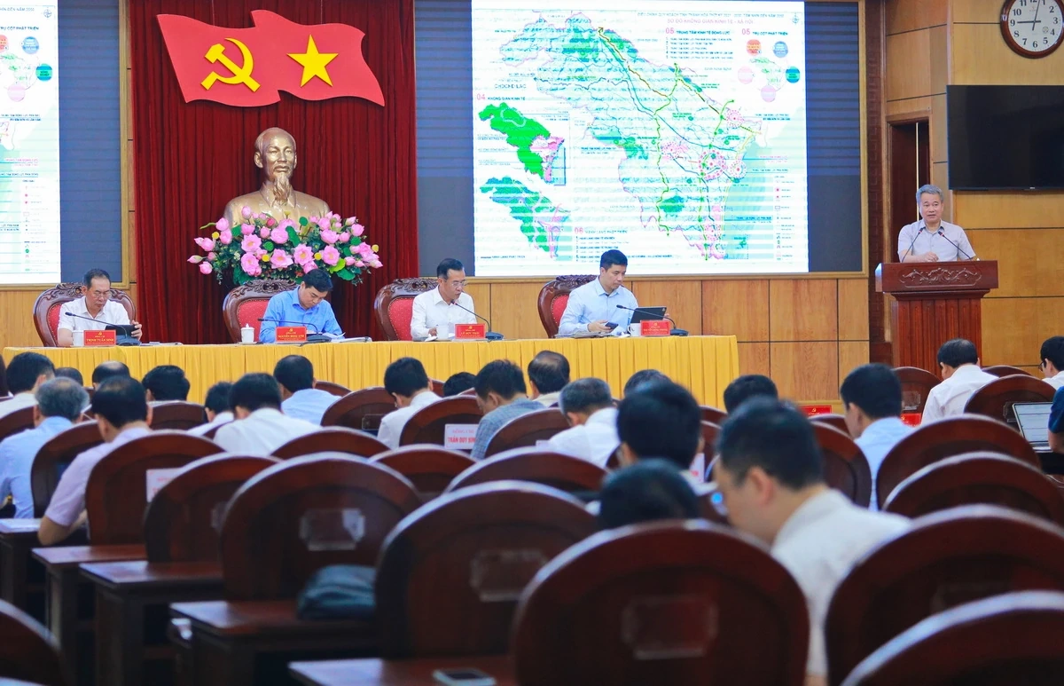 Ban Chấp hành Đảng bộ tỉnh Thanh Hóa thảo luận nhiều quyết sách chiến lược cho giai đoạn phát triển mới