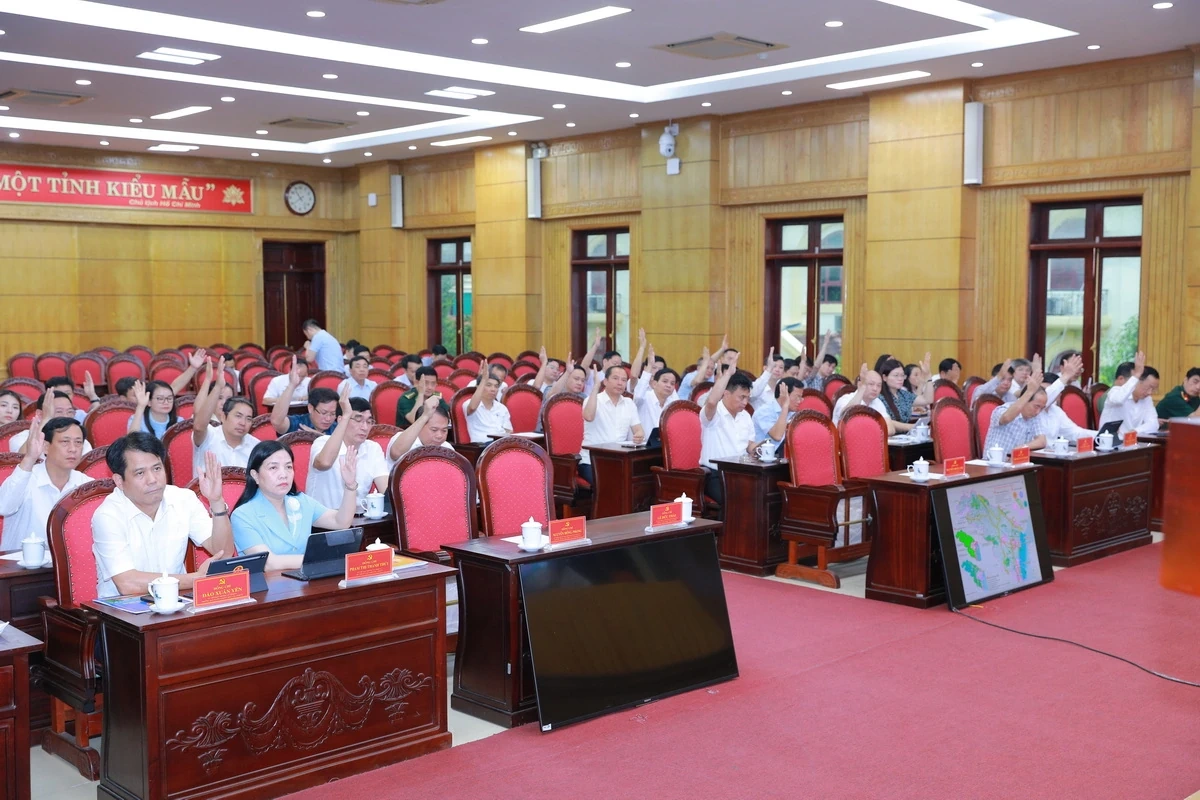 Ban Chấp hành Đảng bộ tỉnh Thanh Hóa thảo luận nhiều quyết sách chiến lược cho giai đoạn phát triển mới
