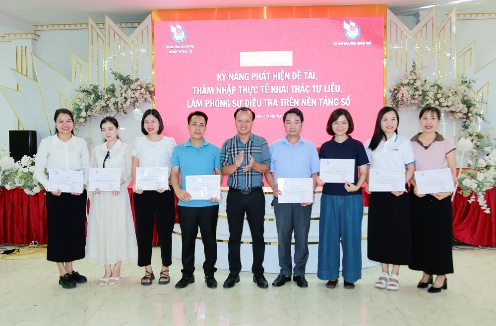 Bồi dưỡng kỹ năng phát hiện đề tài và làm phóng sự điều tra