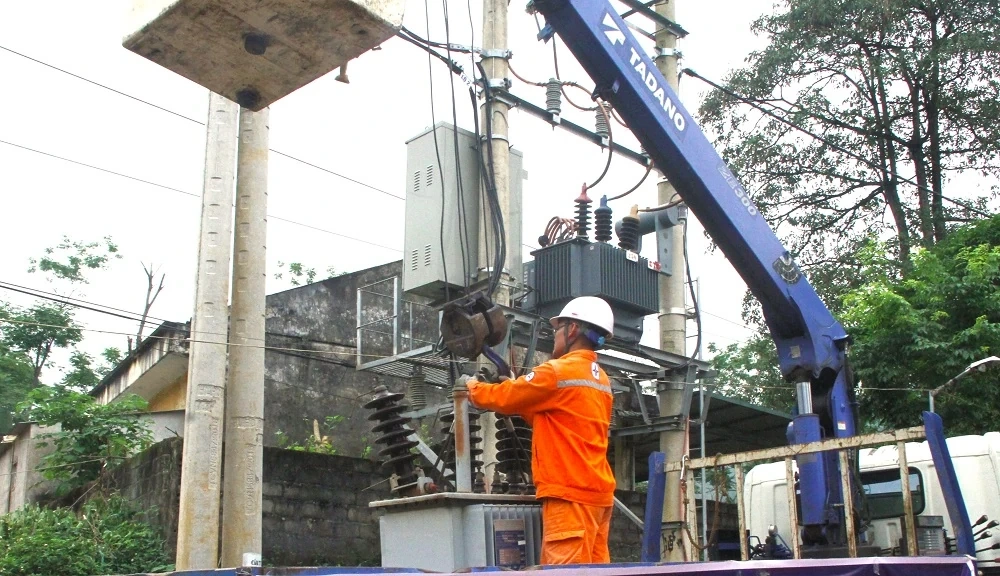 Chung tay tiết kiệm điện – chia sẻ áp lực mùa nắng nóng