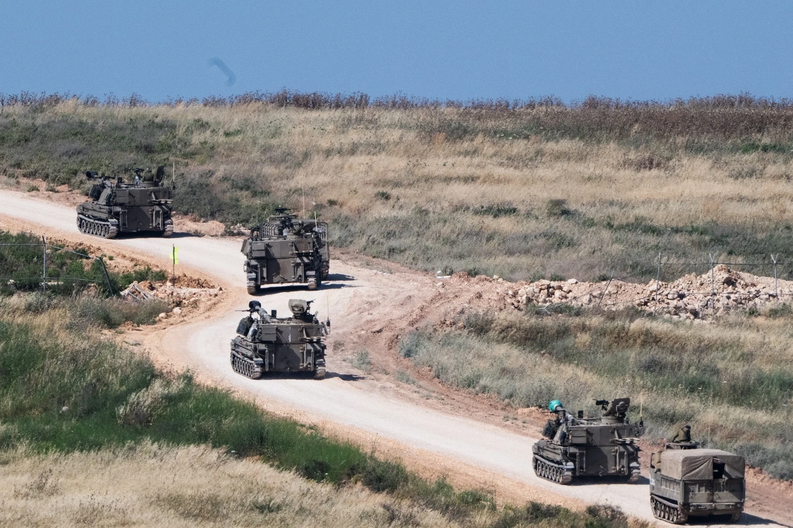 Israel tuyên bố phần lớn miền Nam Lebanon là “vùng chiến sự”, kêu gọi người dân sơ tán