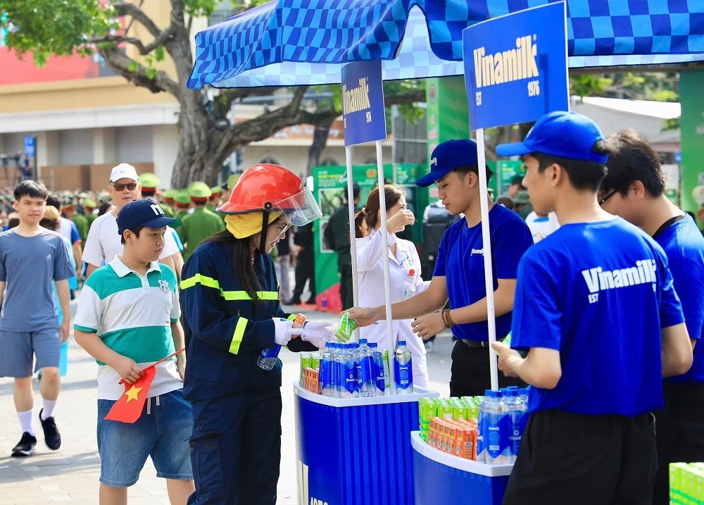 Vinamilk hỗ trợ 40.000 sản phẩm dinh dưỡng cho chương trình “Tổ quốc bình yên”