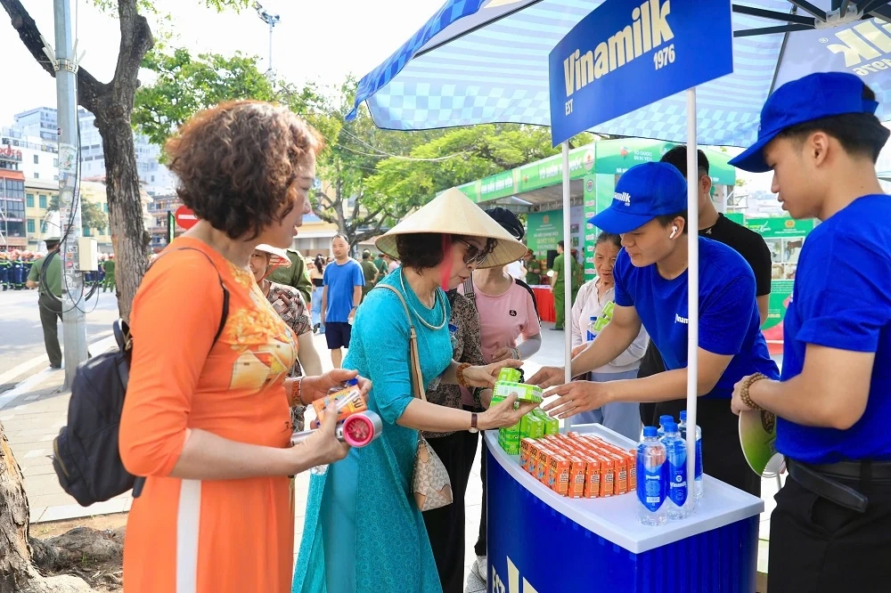 Vinamilk hỗ trợ 40.000 sản phẩm dinh dưỡng cho chương trình “Tổ quốc bình yên”