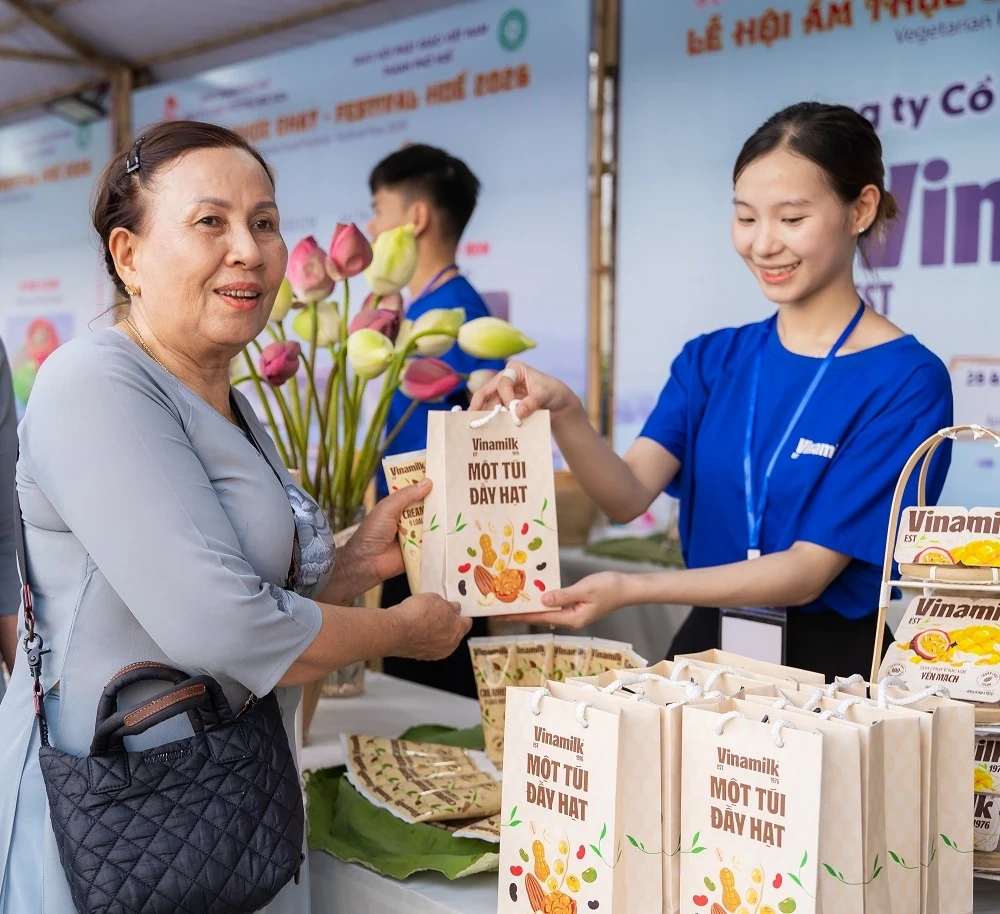Vinamilk góp phần lan tỏa lối sống xanh tại Lễ hội Ẩm thực chay – festival Huế 2026