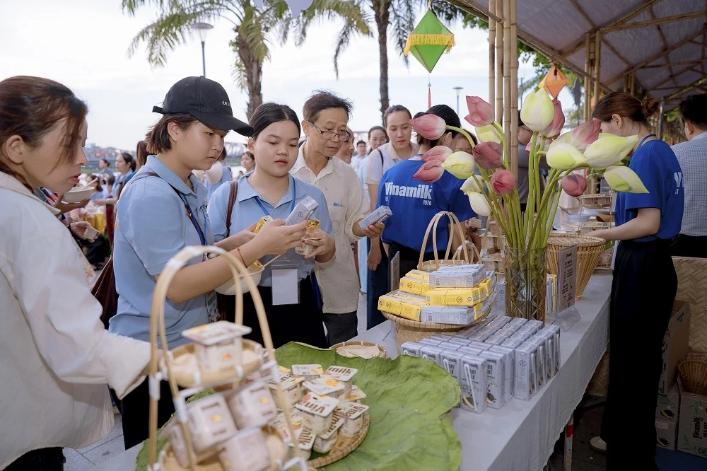 Vinamilk góp phần lan tỏa lối sống xanh tại Lễ hội Ẩm thực chay – festival Huế 2026