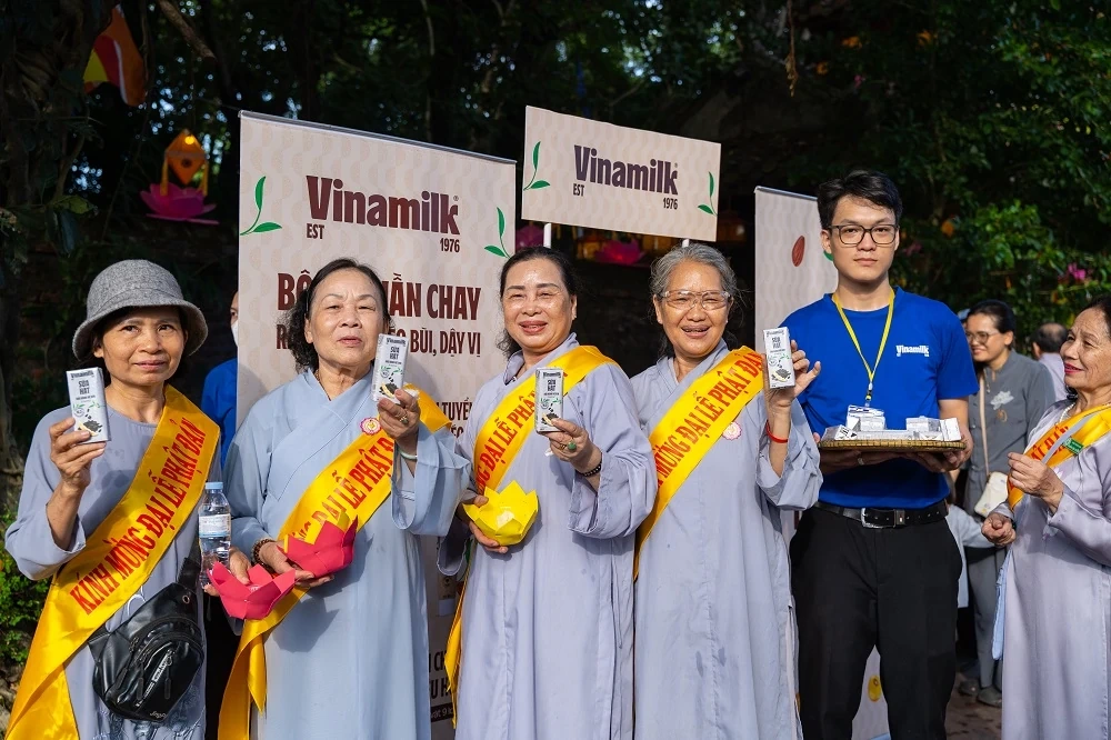 Vinamilk góp phần lan tỏa lối sống xanh tại Lễ hội Ẩm thực chay – festival Huế 2026